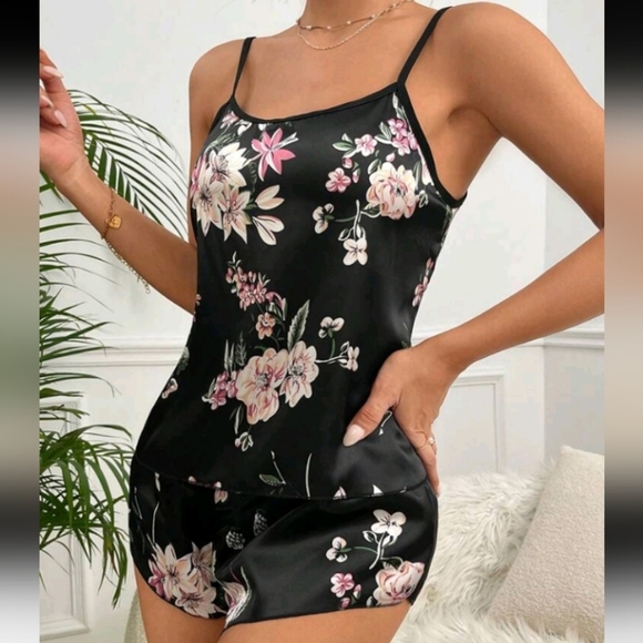 LuxeNights Floral Print Satin PJ Set / Pajama Set - Picture 4 of 4